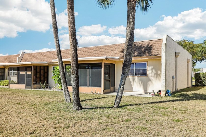 Welcome home to this beautifully renovated 2-bedroom, 1.5-bath - photo 31