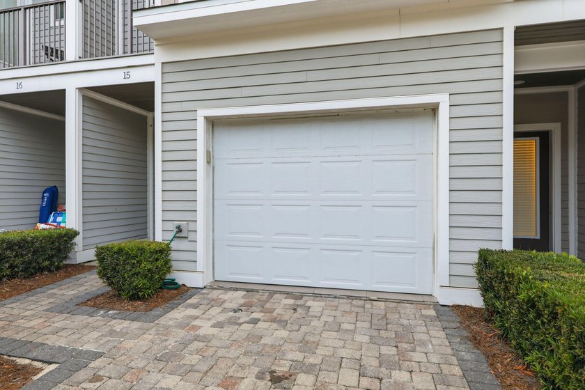 Welcome to Driftwood Townhomes, where coastal living and - photo 4