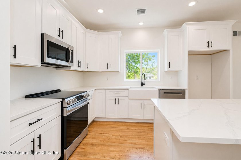An exceptional extra large new construction 6/6 two-family semi - photo 44