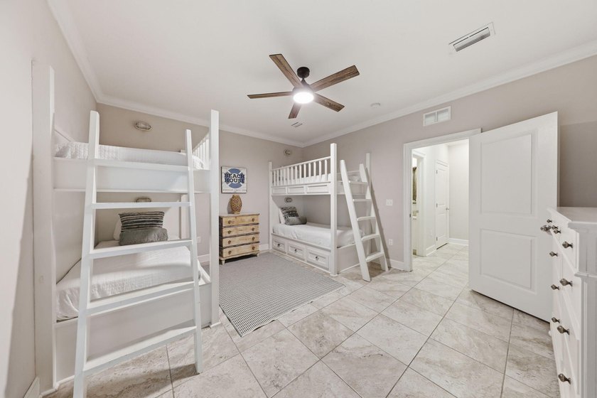 Welcome to Driftwood Townhomes, where coastal living and - photo 9