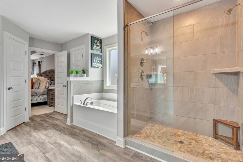 NEWLY CONSTRUCTED Luxury Living on 1.02 Acres | 5 Bedrooms | 4 - photo 50