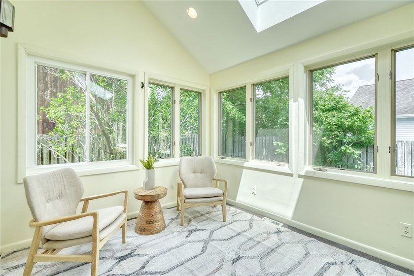 Welcome to 14 Gailhaven Court! Located on a quiet cul-de-sac in - photo 14