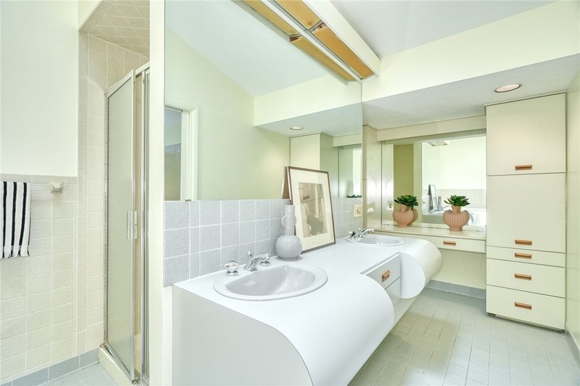 Welcome to 14 Gailhaven Court! Located on a quiet cul-de-sac in - photo 20