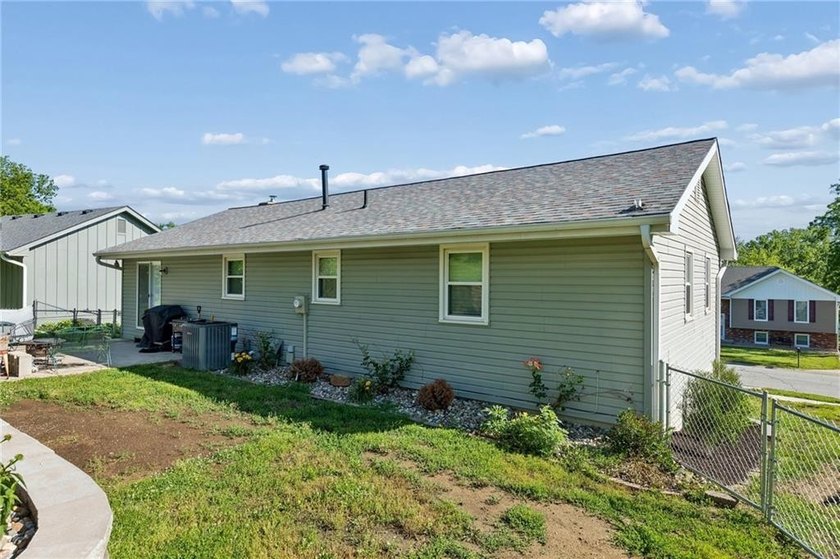 807 E Summit St - photo 22