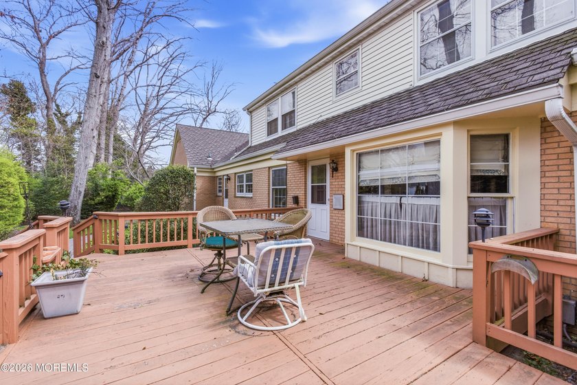 Welcome to this spacious 6-bedroom, 4.5-bath home offering over - photo 31