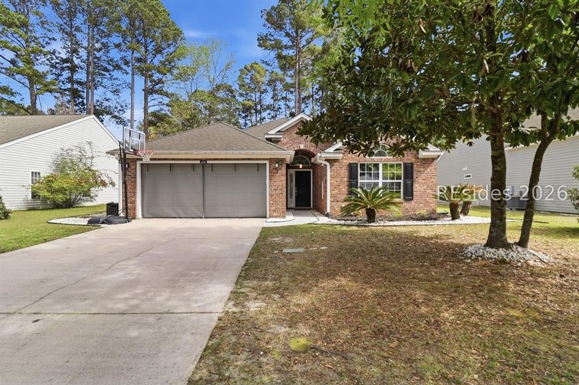 Welcome to this beautifully maintained one-story, 3-bedroom - photo 2