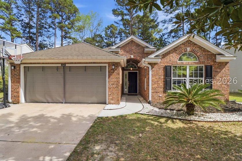 Welcome to this beautifully maintained one-story, 3-bedroom - photo 4