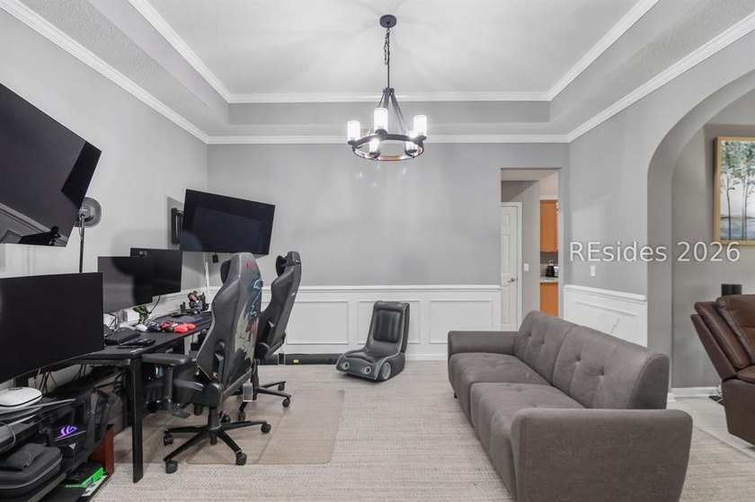 Welcome to this beautifully maintained one-story, 3-bedroom - photo 6