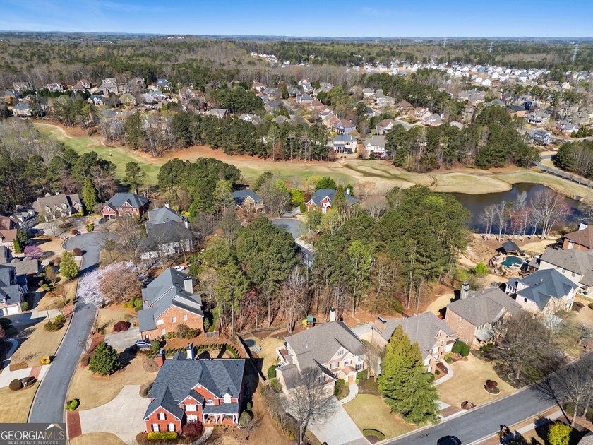 Welcome to your dream home in the prestigious golf community of - photo 11