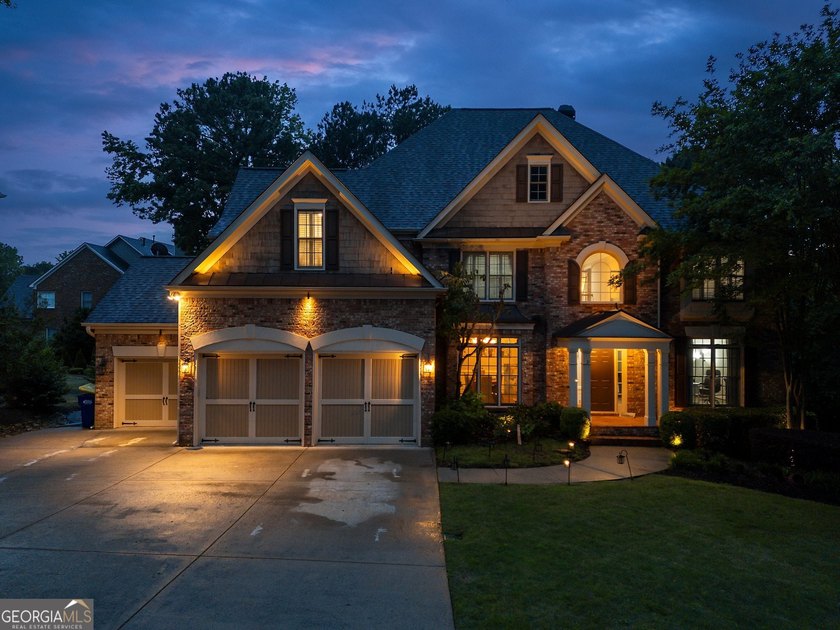 Welcome to your dream home in the prestigious golf community of - photo 15