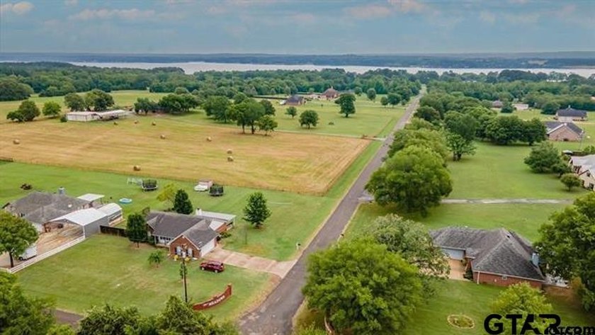 Looking for a serene and stunning location to build your dream - photo 9