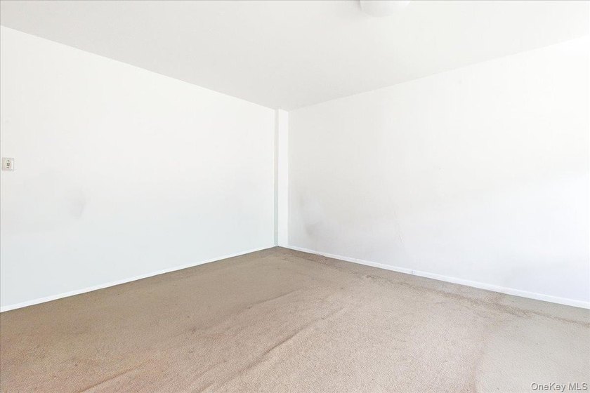 Affordable &amp; Pet-Friendly Forest Hills Coop with Easy Street - photo 9