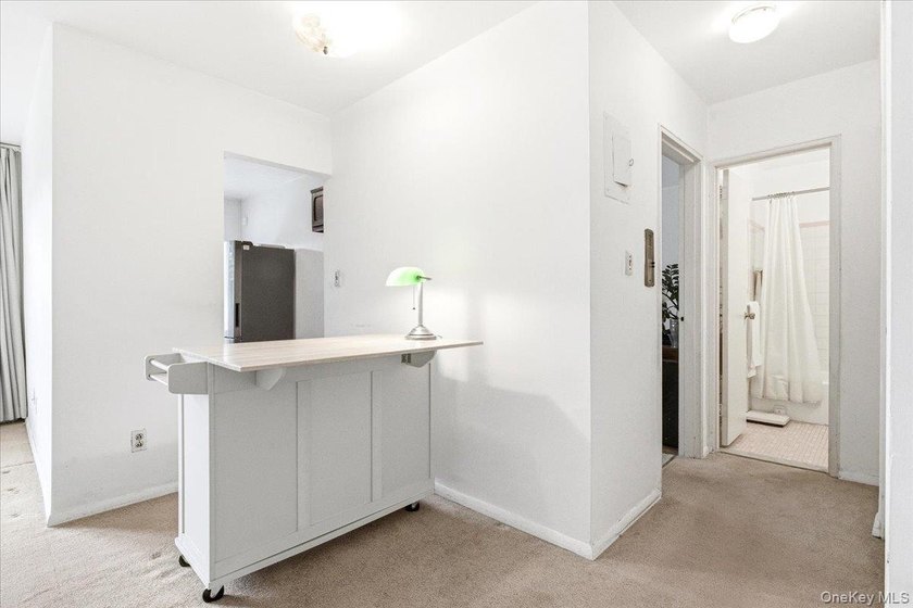 Affordable &amp; Pet-Friendly Forest Hills Coop with Easy Street - photo 10