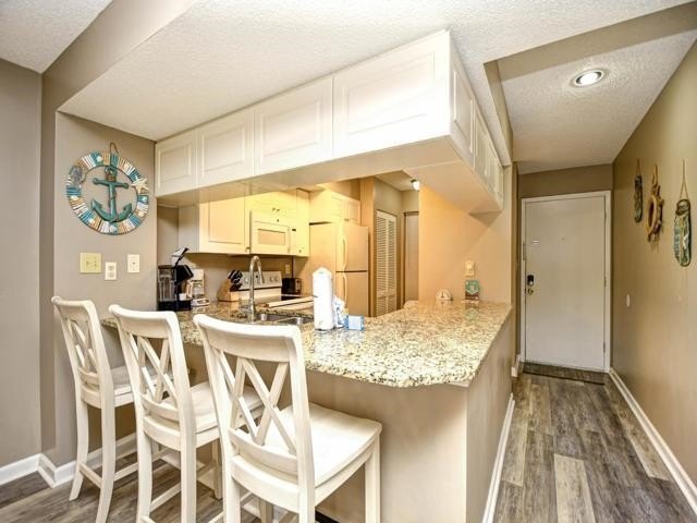 Luxury condo lifestyle at its finest, immaculate two bedroom - photo 6
