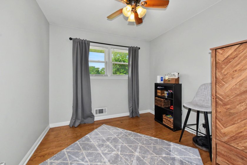 Charming ranch house with all of those special features you're - photo 12