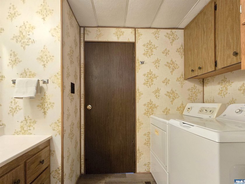Move-in ready, comfortable double wide little gem located in - photo 12