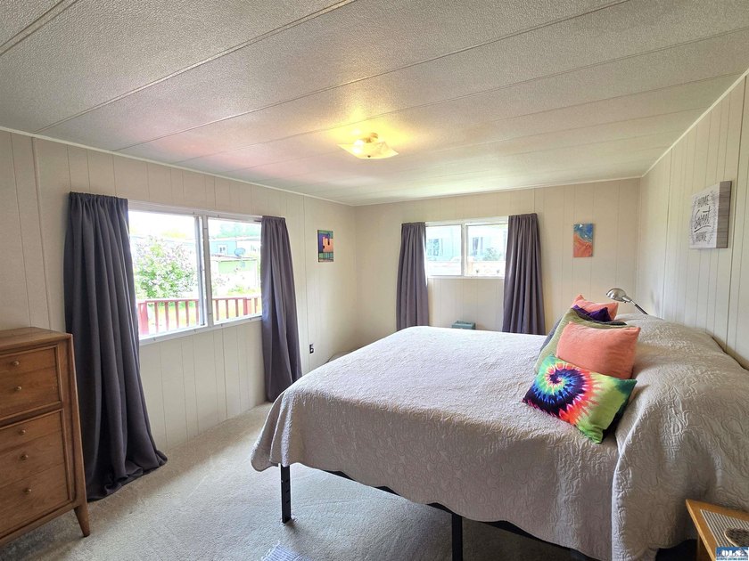 Move-in ready, comfortable double wide little gem located in - photo 14