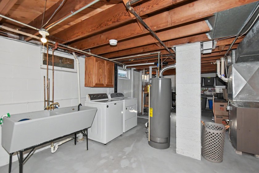 Charming ranch house with all of those special features you're - photo 18
