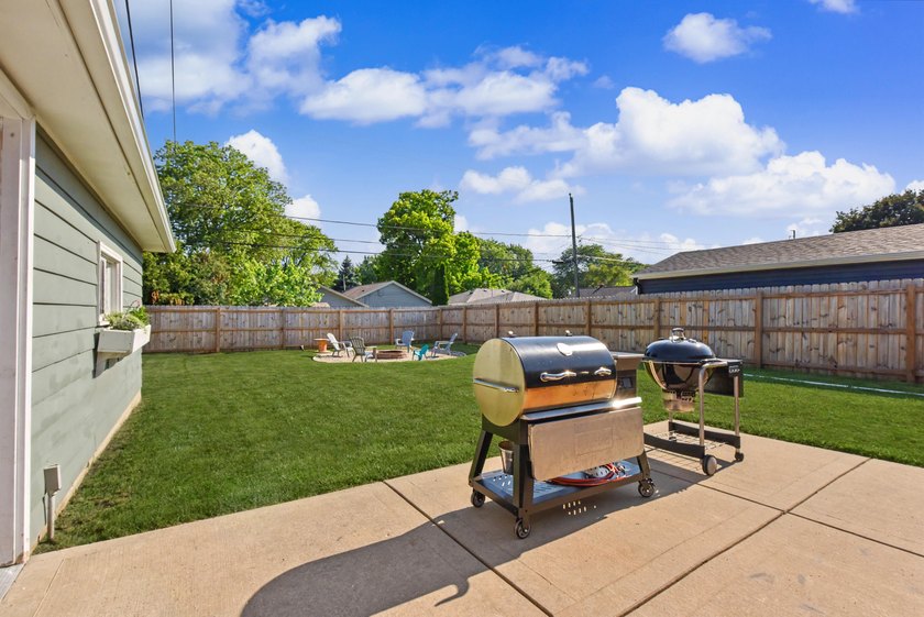 Charming ranch house with all of those special features you're - photo 22