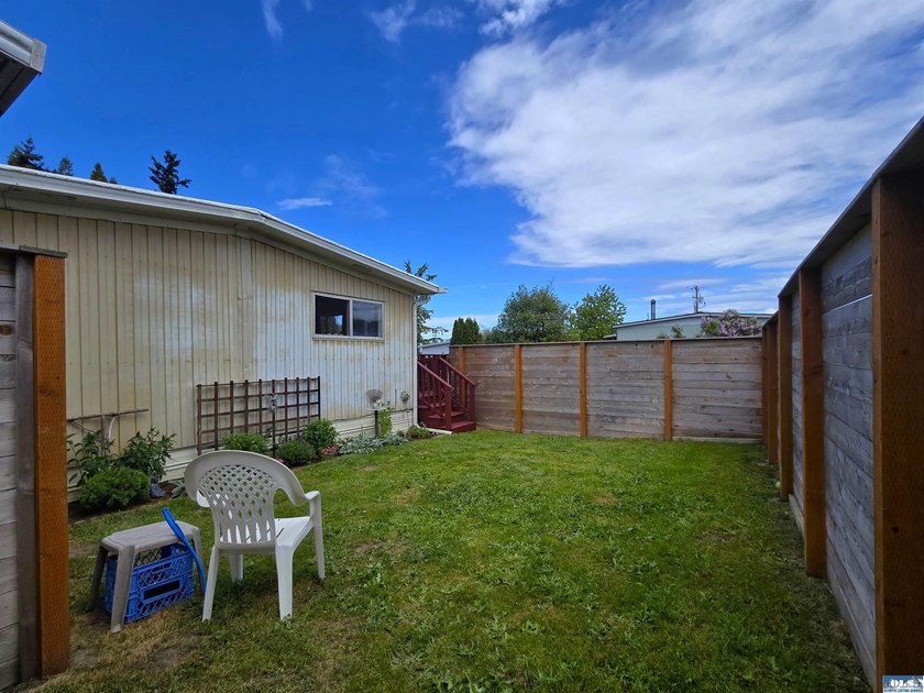 Move-in ready, comfortable double wide little gem located in - photo 22