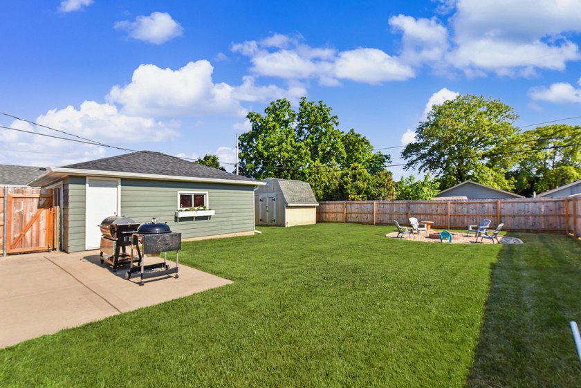 Charming ranch house with all of those special features you're - photo 23
