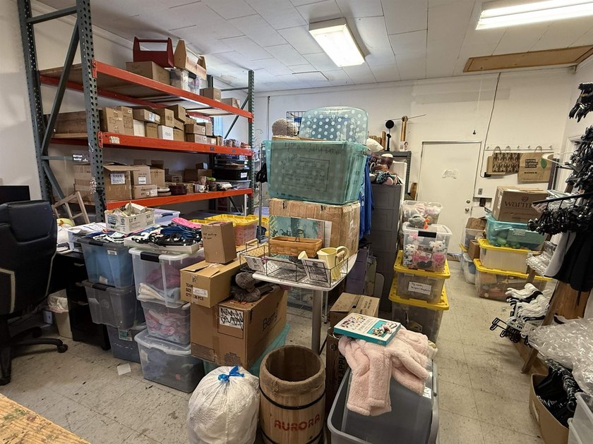 Established turnkey retail business opportunity in the heart of - photo 44