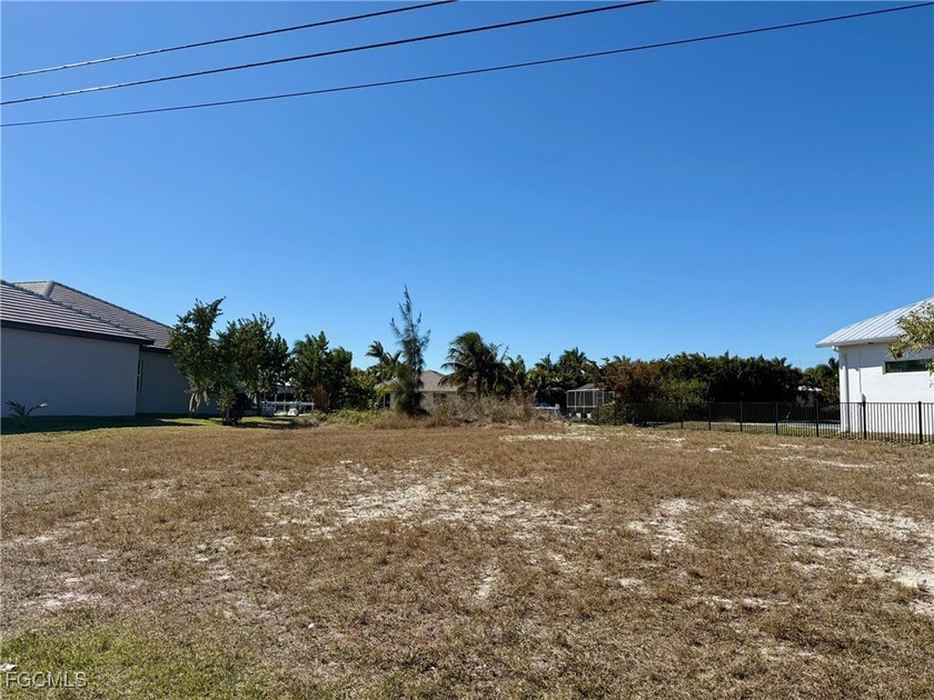 Gulf access lot with western rear exposure, located south of - photo 3