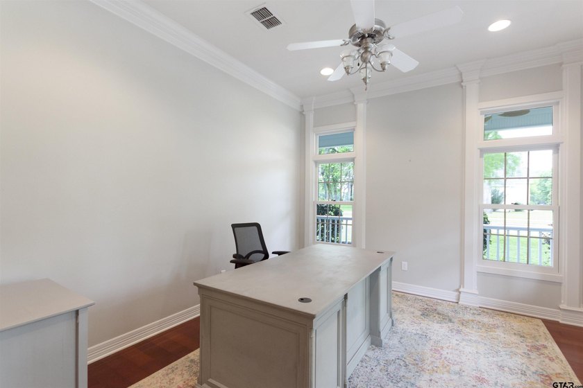 Welcome to this beautifully updated 5-bedroom, 4-bathroom home - photo 5