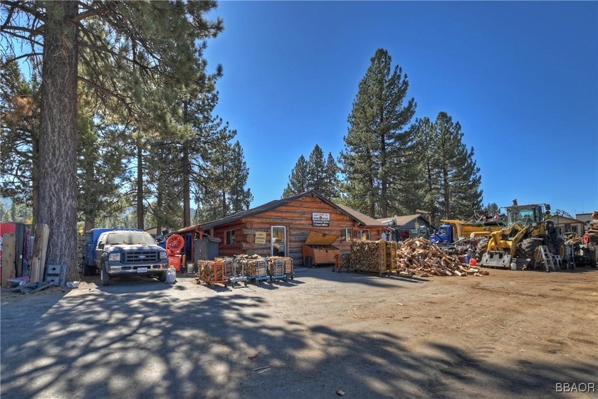 PRIME COMMERCIAL OPPORTUNITY IN BIG BEAR LAKE! Three commercial - photo 6