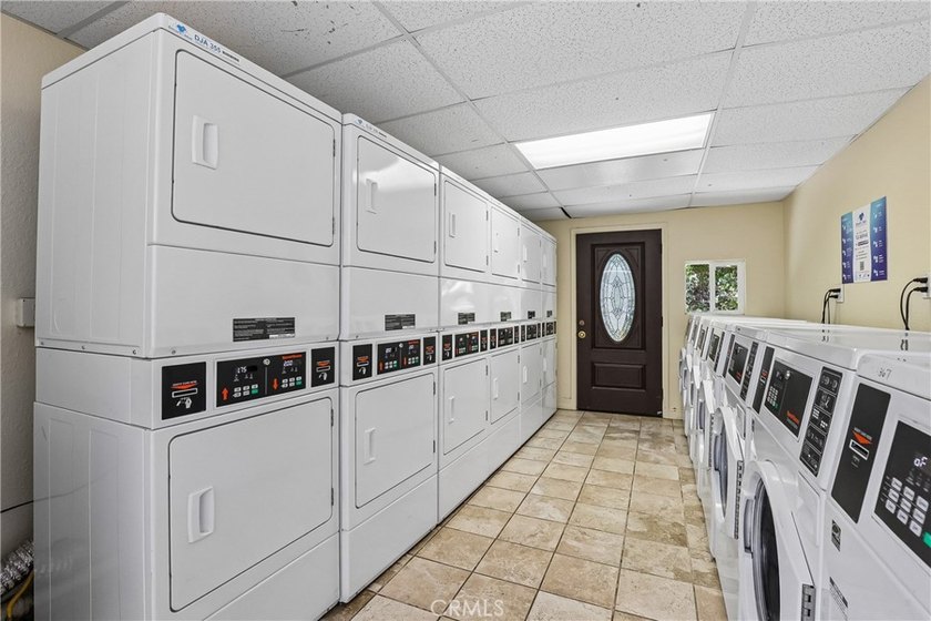 HEATED FLOORS -STAINLESS APPLIANCES INCLUDED - TURN-KEY READY - - photo 30
