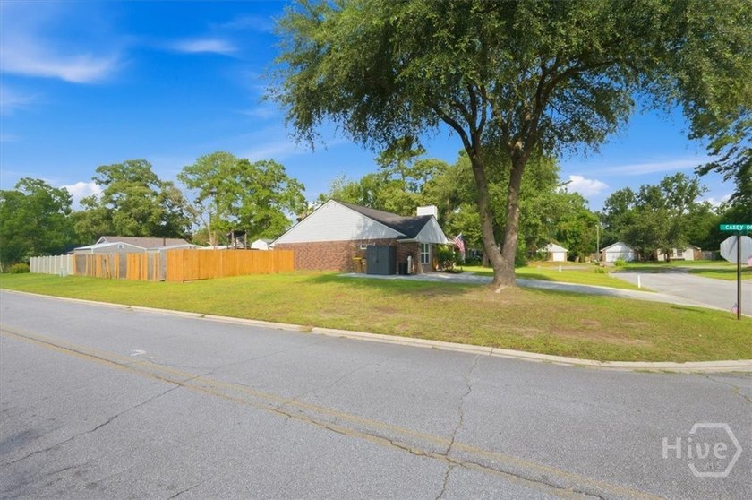 Welcome to the freedom and charm of Richmond Hill living! - photo 47