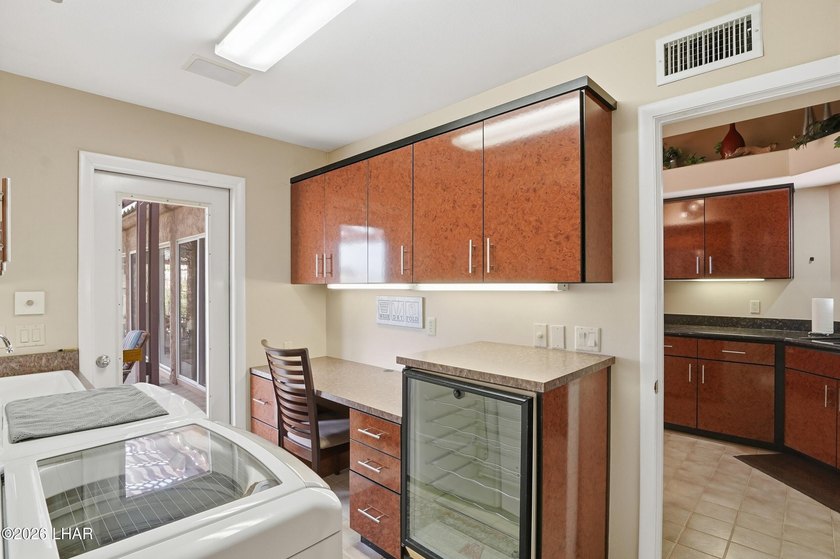 Frank Lloyd Wright-inspired, architect-designed home offering - photo 13