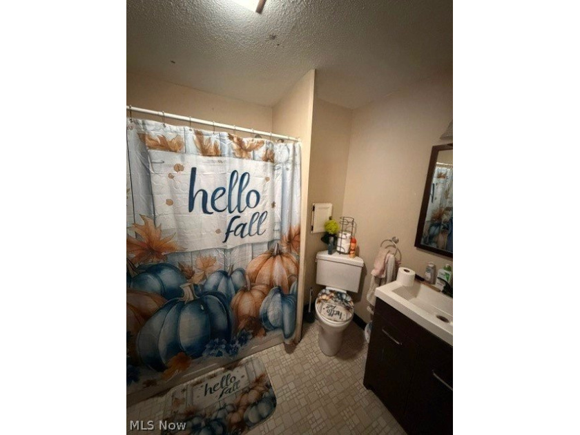 Charming single family home located in a very nice and quiet - photo 8