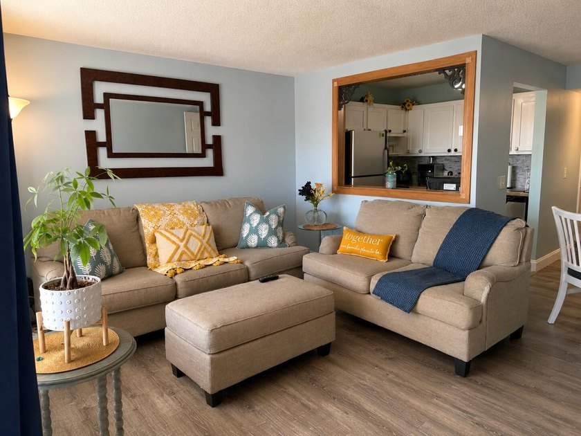 Beautifully maintained turnkey condo in a gated 55+ active adult - photo 18
