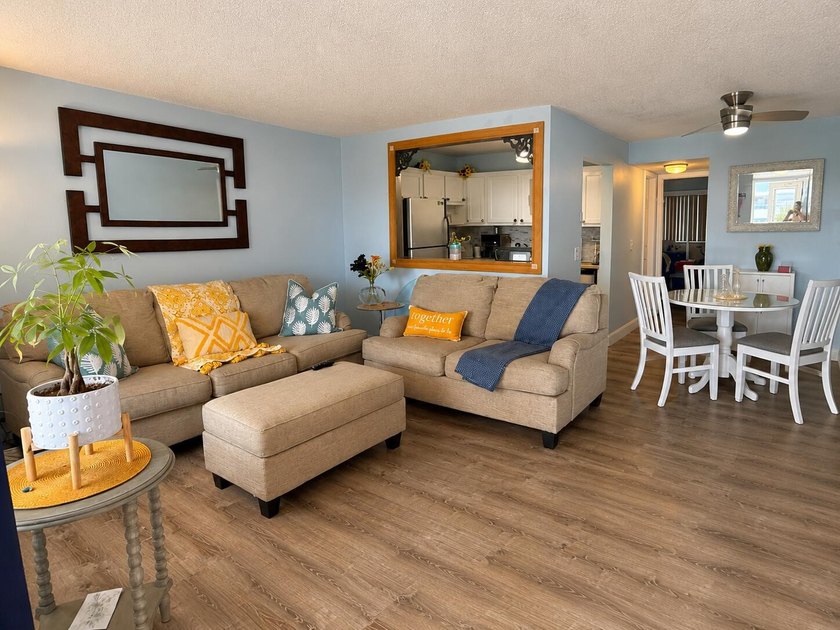 Beautifully maintained turnkey condo in a gated 55+ active adult - photo 19