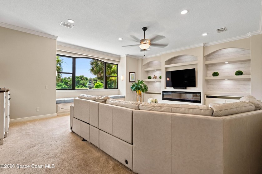 This Gorgeous Custom Built Lakefront Home on a 3.3 Acre Estate - photo 46