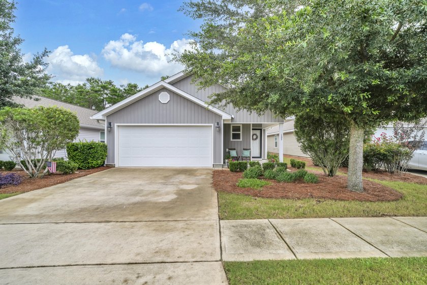 Welcome to 605 Earl Godwin Road in the sought-after Crescent - photo 2