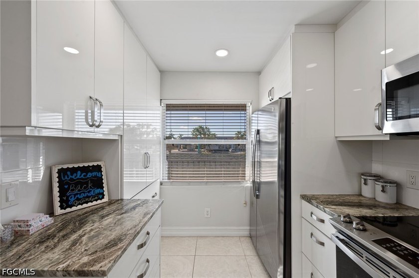 WARM WINTERS, low-maintenance, Florida living. Turnkey and - photo 12
