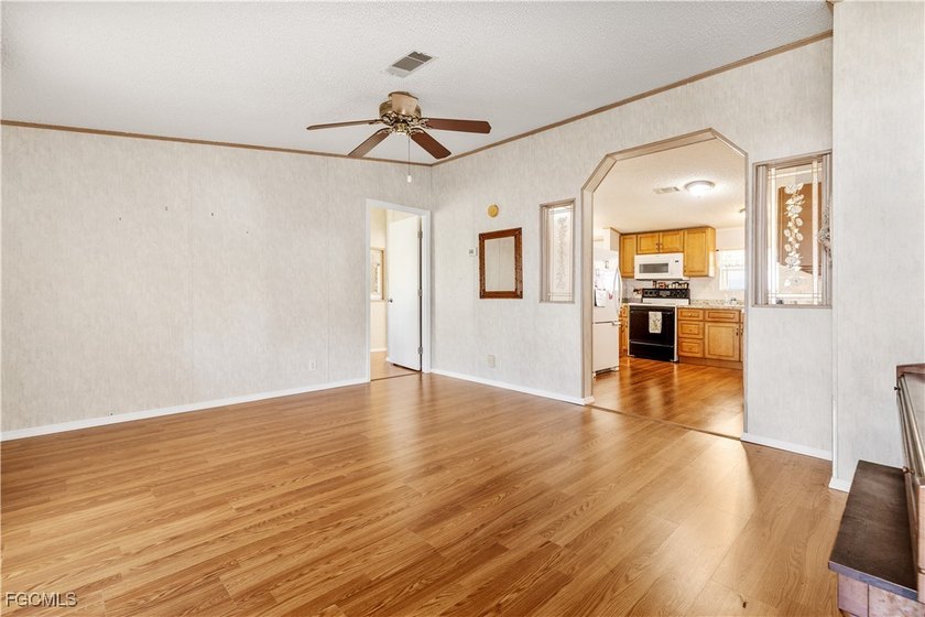 Welcome home to this well-maintained home, offering comfortable - photo 8