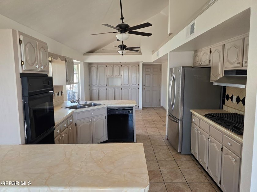 Location matters! Perfectly located at the foot of the Franklin - photo 22