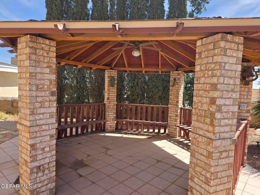 Location matters! Perfectly located at the foot of the Franklin - photo 50