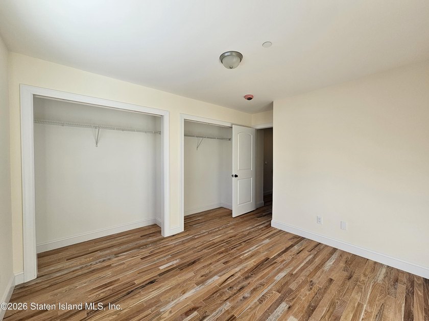 Newly built 3 bedrooms, 3 bathrooms house with lots of day - photo 17