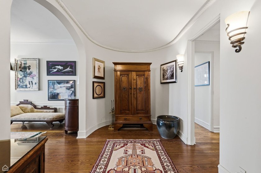 Rare 3-Bedroom Co-op in the Historic Coastland with Lake Views - photo 3