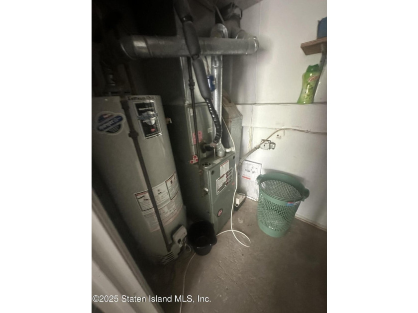 UNDER MARKET VALUE 3 BEDROOM, 2 BATHROOM TOWNHOME IN HUGUENOT - photo 4