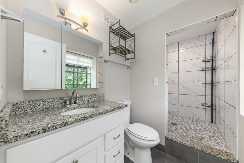 *** Beautifully updated third-floor end unit offering privacy - photo 15