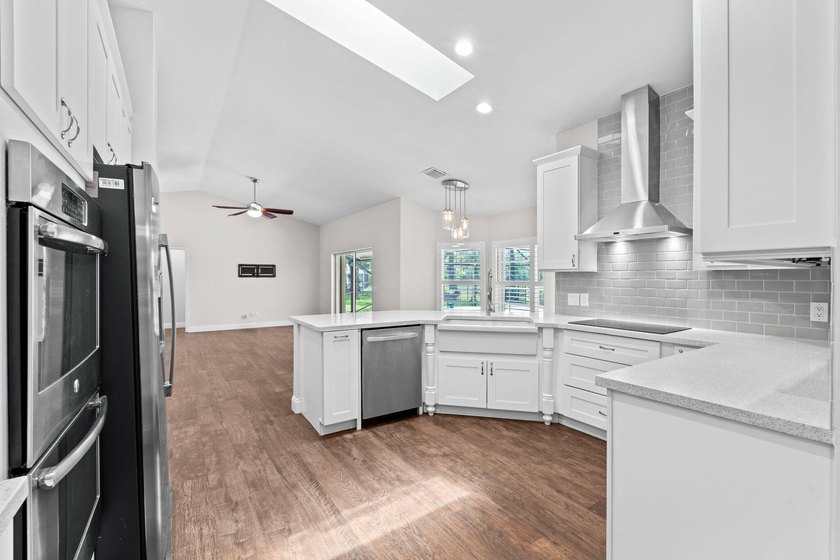 Welcome to this spacious single-story pool home in the - photo 15
