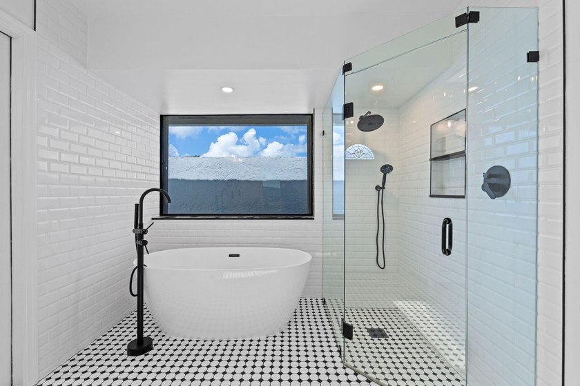 Welcome to this spacious single-story pool home in the - photo 32
