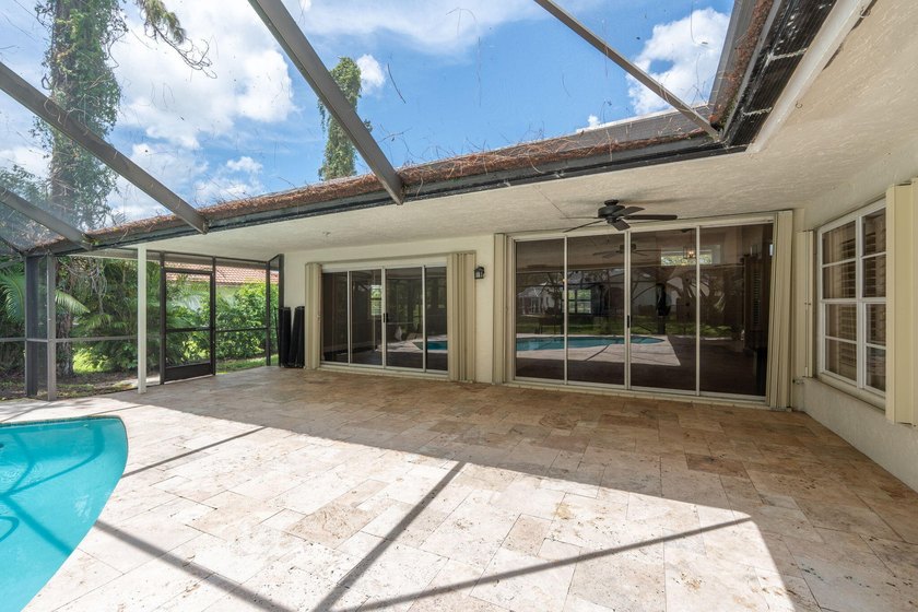 Welcome to this spacious single-story pool home in the - photo 46
