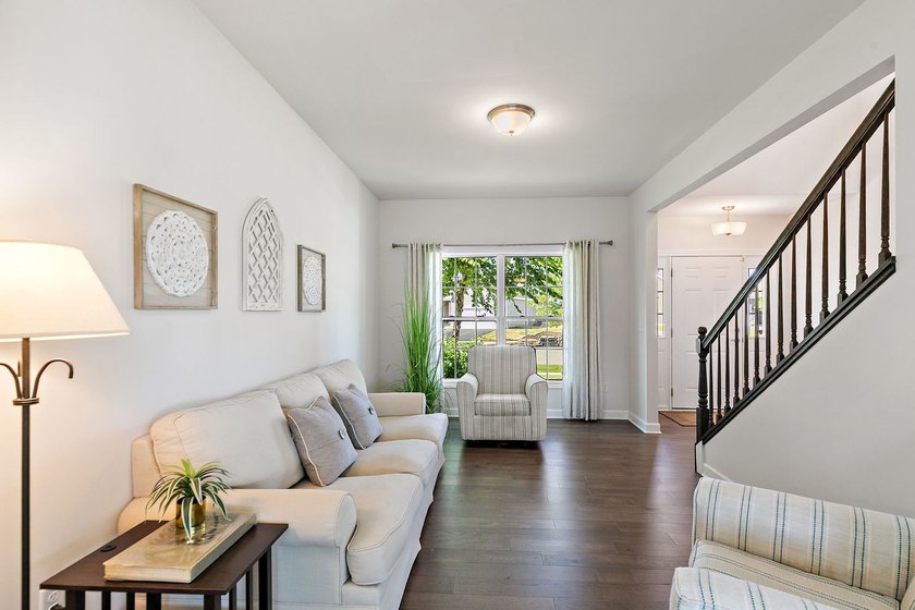 Luxury and timeless elegance come together in this exceptional - photo 6