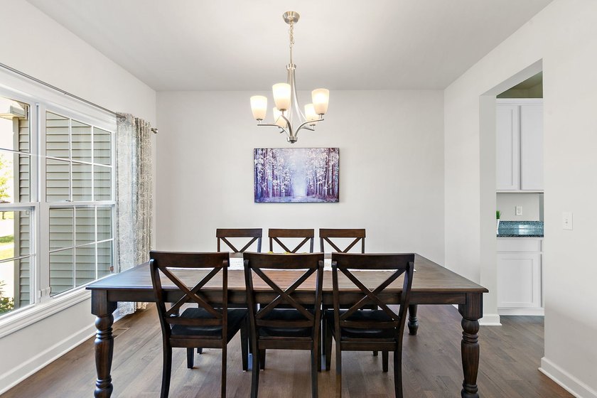 Luxury and timeless elegance come together in this exceptional - photo 7